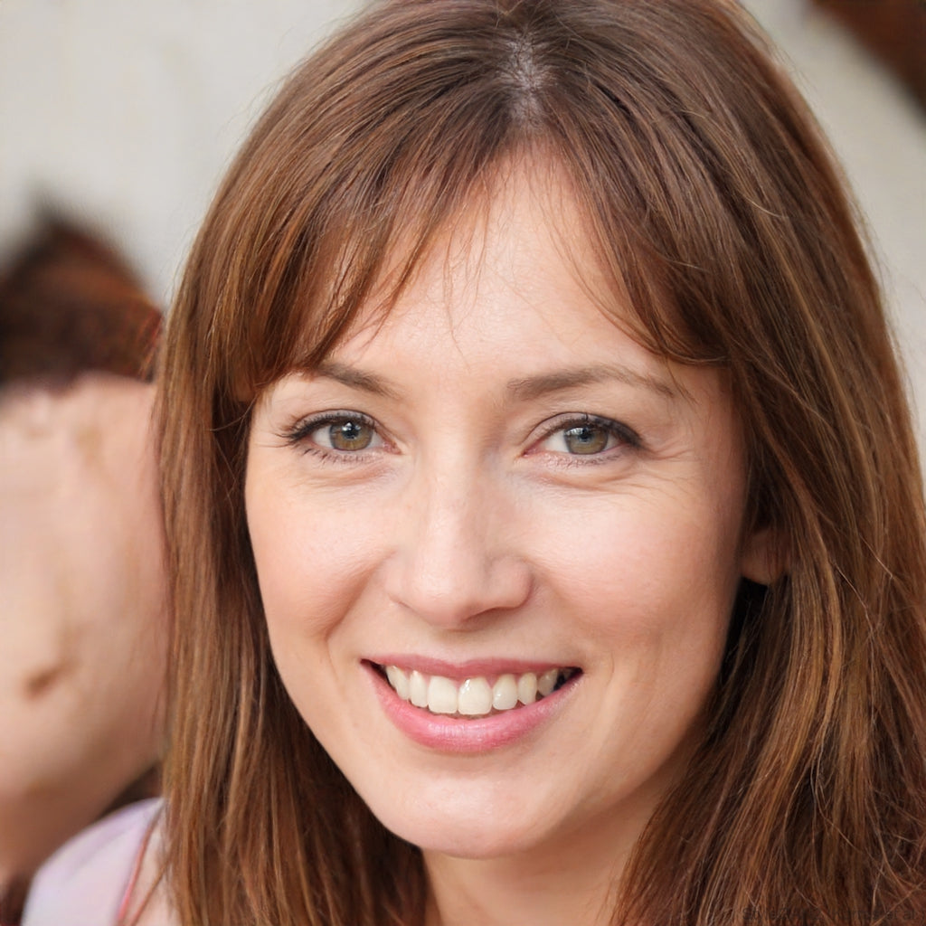 <em><strong>Pauline Giroux</strong></em>